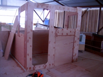 Building the DH550 radius chine plywood catamaran